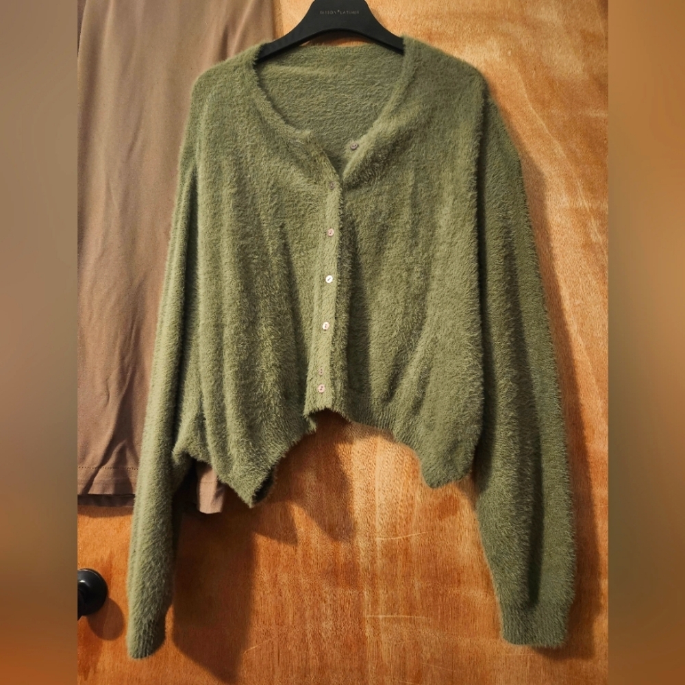 Cropped Sweater with baloon sleeves